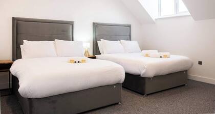 Stanway Apartments-Close To Tram, Motorway, Trafford Centre- Free Parking