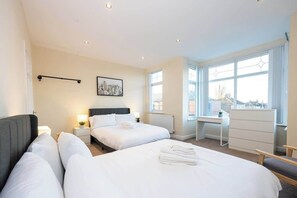 3 bedrooms, desk, iron/ironing board, WiFi