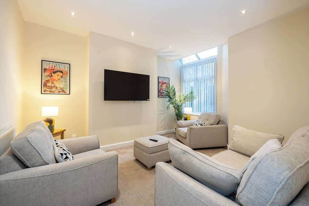 テレビ、書斎 / ワークスペース