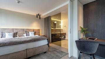 Ropa de cama de alta calidad y minibar