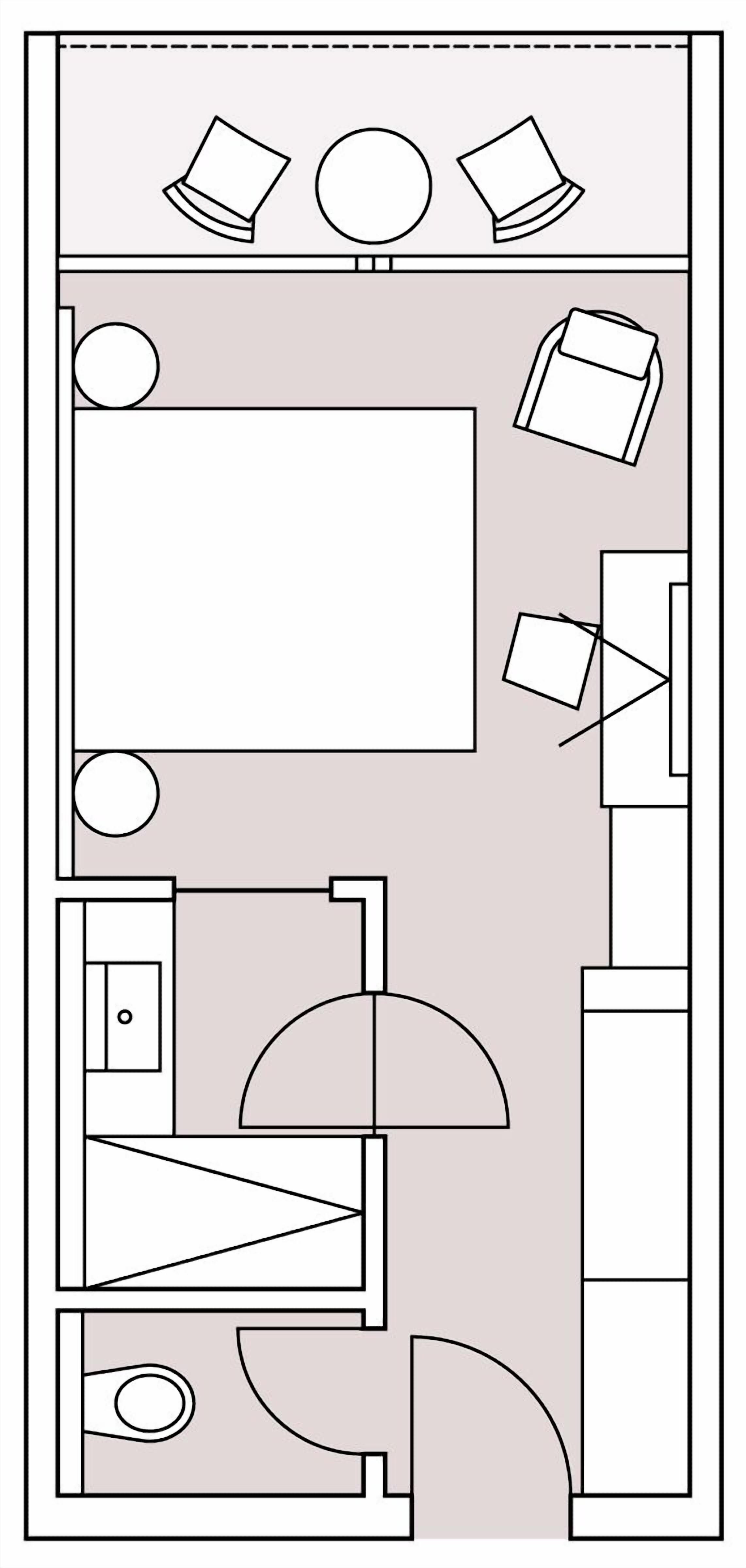 Pianta dell'arredamento di una camera d'hotel con un letto grande, una scrivania, una sedia, un tavolino e una finestra circolare.