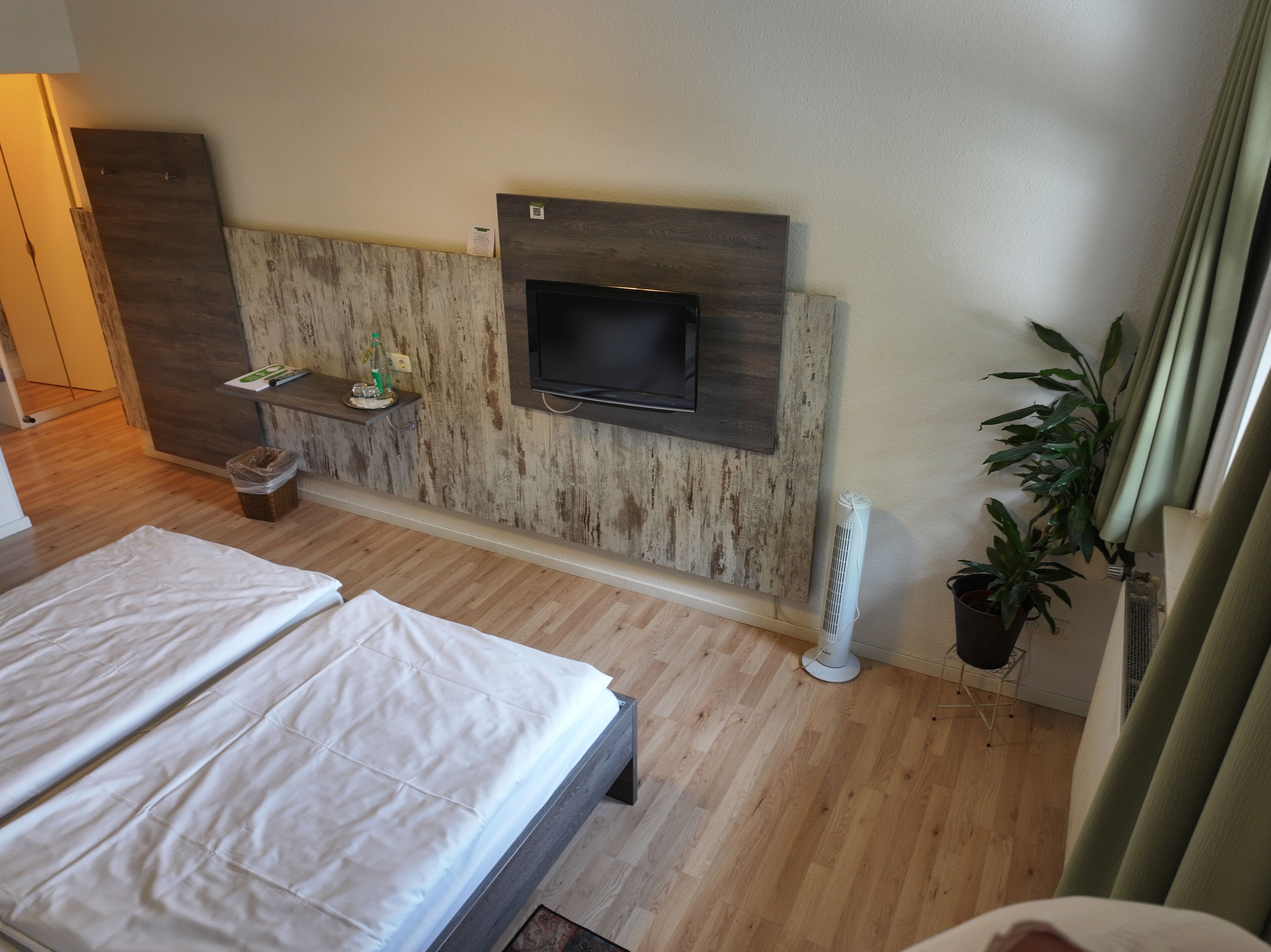 Quarto casal | Escrivaninha, Wi-Fi de cortesia