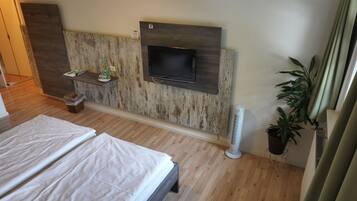 Double Room | Desk, free WiFi