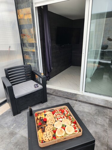 Quiet duplex with terrace 3min from Dijon + ring road. Ideal for professionals on the move