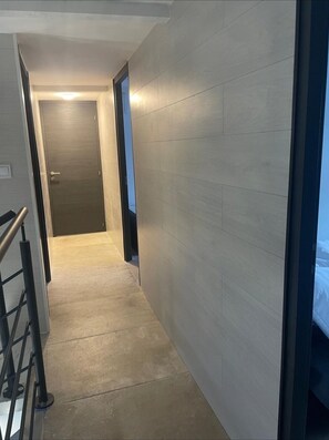 Interior - Quiet duplex with terrace 3min from Dijon + ring road. Ideal for professionals on the move (Longvic)