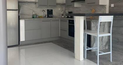 Quiet duplex with terrace 3min from Dijon + ring road. Ideal for professionals on the move