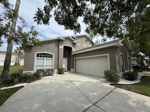 House, 5 Bedrooms | Exterior