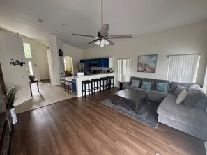 Casa, 5 quartos | Área de estar