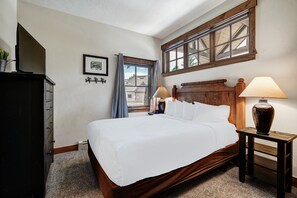 Townhome, 3 Bedrooms | 3 bedrooms, free WiFi