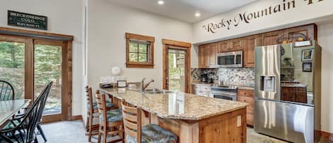 タウンホーム 3 ベッドルーム | 専用キッチン | 冷蔵庫、オーブン、コーヒー / ティーメーカー、トースター