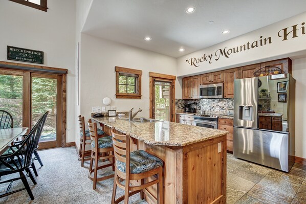 Townhome, 3 Bedrooms | Private kitchen