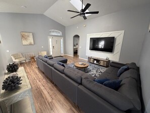 House, 3 Bedrooms | Living area