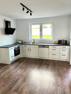 Microwave, oven, stovetop, dishwasher