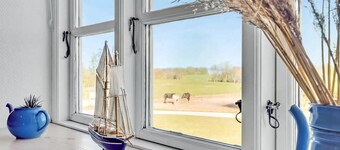 Timber-frame holiday flat near beach