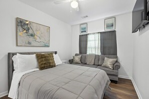 2 bedrooms, iron/ironing board, free WiFi, bed sheets