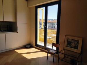 Interior - Central Nice Apt w/ Terrace - Family & Business (Nice)