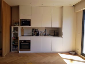 Microwave, oven, stovetop, dishwasher