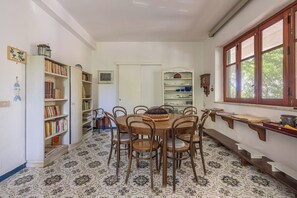 Apartment, 2 Bedrooms, Garden View | Private kitchen