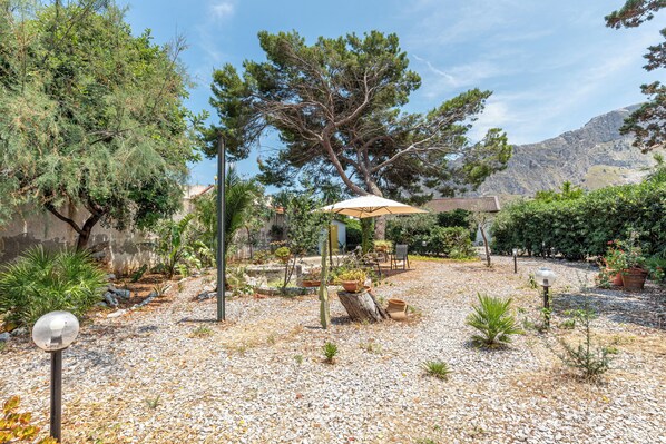 Apartment, 2 Bedrooms, Garden View | Terrace/patio