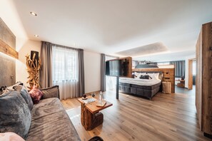 Luxury Suite, Sauna | In-room safe, desk, laptop workspace, blackout curtains - Pfeldererhof (Moso in Passiria)