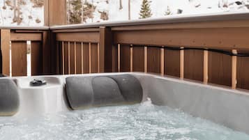 Comfort Suite, Balcony | In-room safe, desk, laptop workspace, blackout curtains