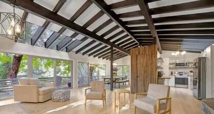 Lakefront Achieve Cabin / 3BR on 200-Acre Estate