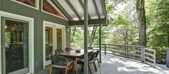 Lakefront Achieve Cabin / 3BR on 200-Acre Estate
