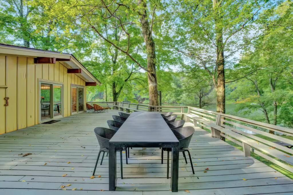 屋外ダイニングエリア