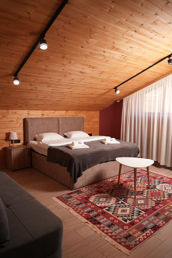 Luxury Apartment, Lanai, Garden View