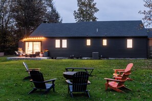 Terrace/patio - Hudson Valley Meets Berkshires. Modern Vacation Home w/ Upscale Comforts (Hillsdale)
