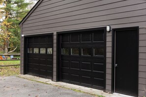 Exterior - Hudson Valley Meets Berkshires. Modern Vacation Home w/ Upscale Comforts (Hillsdale)