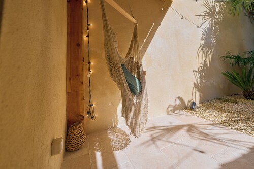 NOMAD SUITE avec jacuzzi privatif - centre ville Cognac