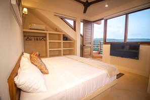 مكواة/لوح كي وسرير سفر وواي فاي وملاءات أسرّة