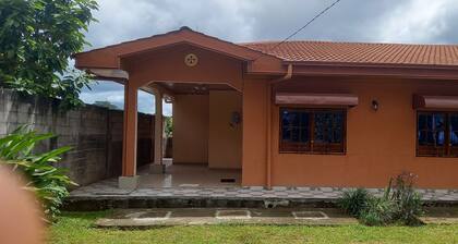 Appartement Meublé 2 chambres
BarriĂšre, parking centre-ville ebolowa.