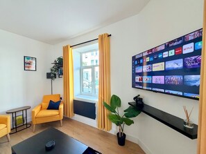 Interior - Spacious Central 2BR • Sleeps 6 • Great for Groups (Brighton and Hove)