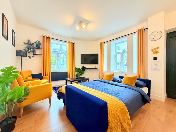 2 bedrooms, iron/ironing board, free WiFi, bed sheets
