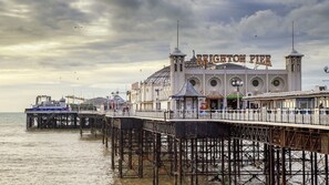 Miscellaneous - Spacious Central 2BR • Sleeps 6 • Great for Groups (Brighton and Hove)