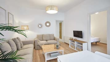 Apartamento, 4 habitaciones, balcón | Zona de estar