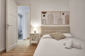 Apartament, 4 dormitoris, balcó | Planxa i posts de planxar 