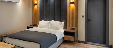 Family Quadruple Room, Partial Sea View