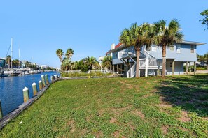 منزل - عدة أسرّة (Leaning Palms) | المنشأة من الخارج