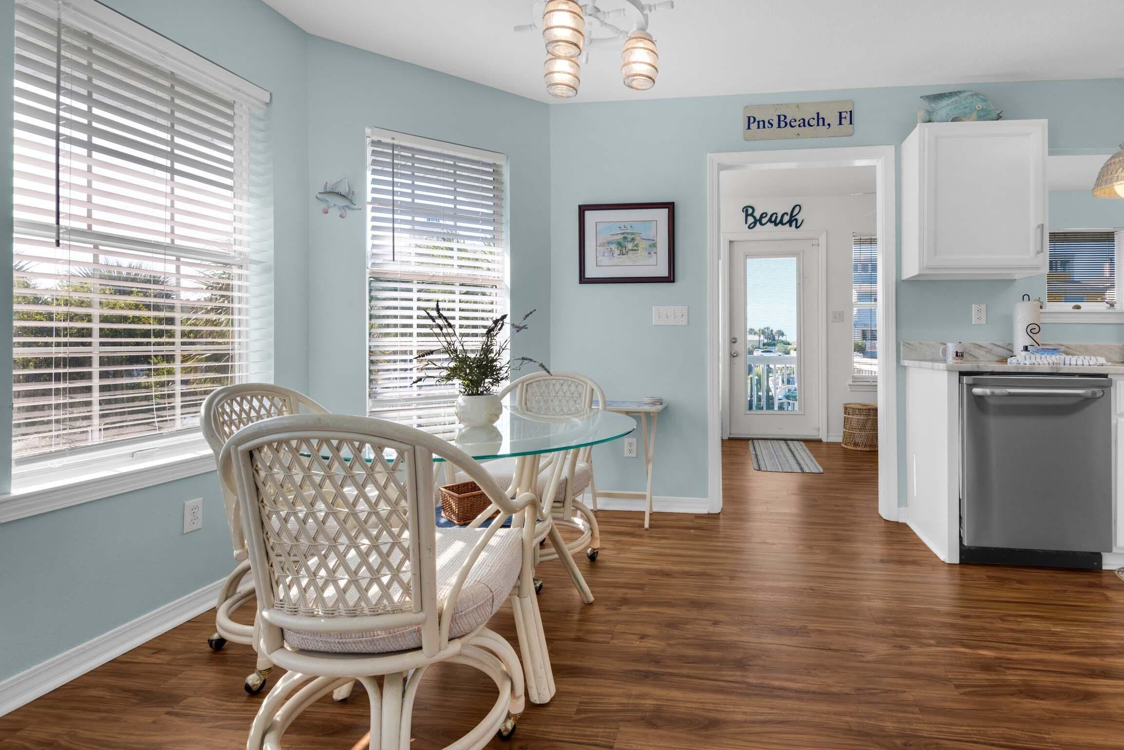 Nhà, nhiều giường (Leaning Palms) | Khu ăn uống