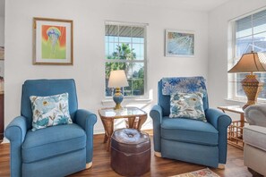 House, Multiple Beds (Leaning Palms) | Living area