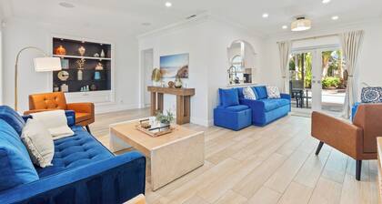 Palm Breeze Oasis - Heated Pool, Steps to The Lake, Very Close to The Park!