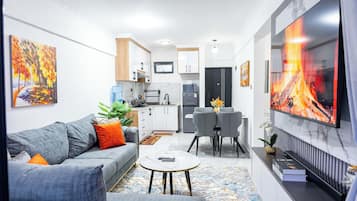 Superior Apartment, 2 Bedrooms, Balcony, City View | Living area