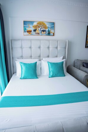 Superior Studio, 1 King Bed, Private Bathroom, City View | In-room safe, desk, laptop workspace, blackout drapes