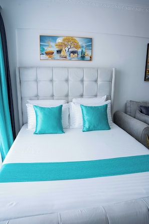 Superior Studio, 1 King Bed, Private Bathroom, City View | In-room safe, desk, laptop workspace, blackout drapes