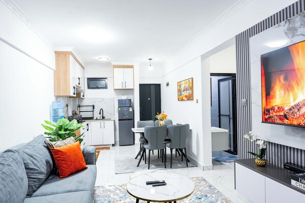 Superior Apartment, 2 Bedrooms, Balcony, City View | Living area