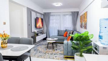 Superior Apartment, 2 Bedrooms, Balcony, City View | In-room dining