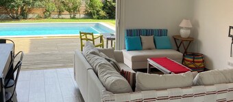 4-bedroom villa, private heated pool, enclosed garden8 minutes from the beach